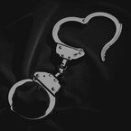 (Не)Счастье в наручниках. (Анель Святова)
